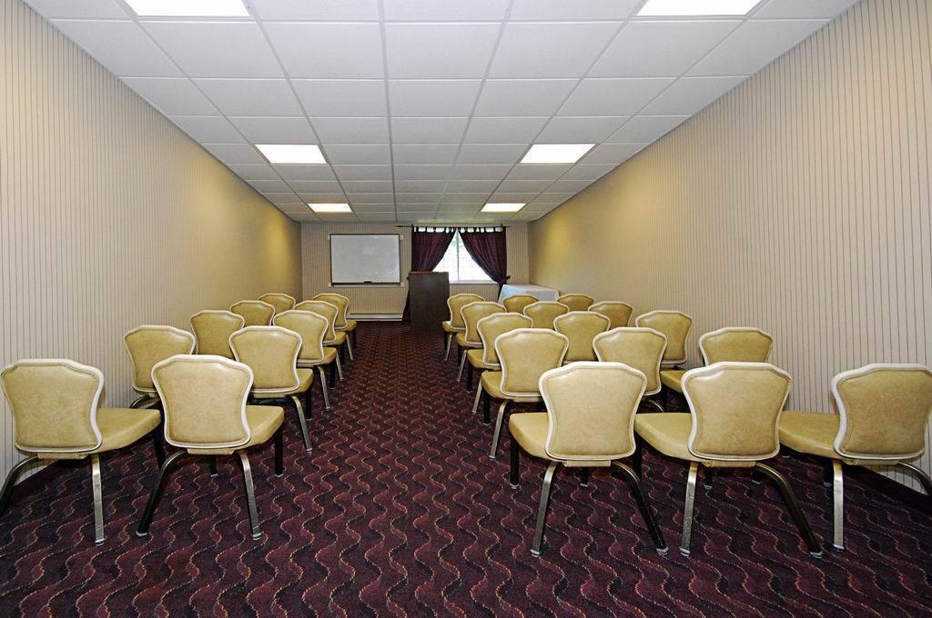 Quality Inn & Conference Center Maple Shade Exteriör bild