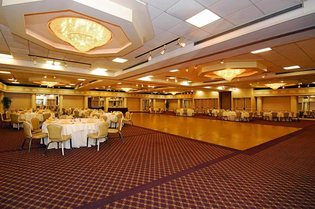 Quality Inn & Conference Center Maple Shade Restaurang bild